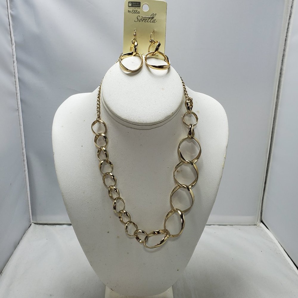 Sorella  vintage gold tone link necklace and earring set